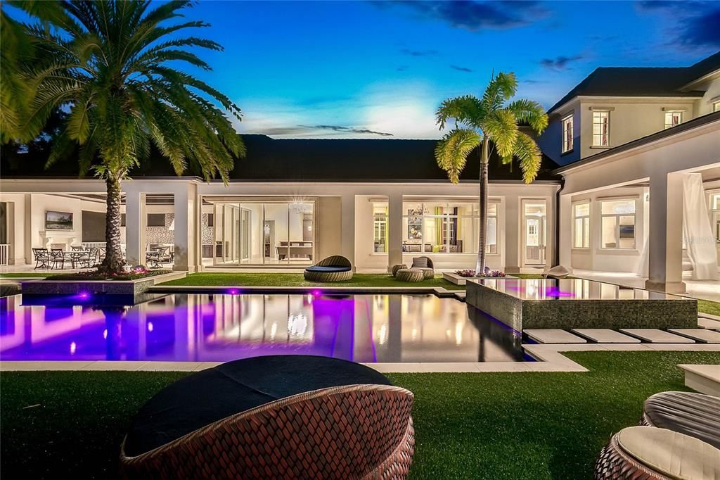Recently Sold: $8,500,000 (6 beds, 7 baths, 9056 Square Feet)