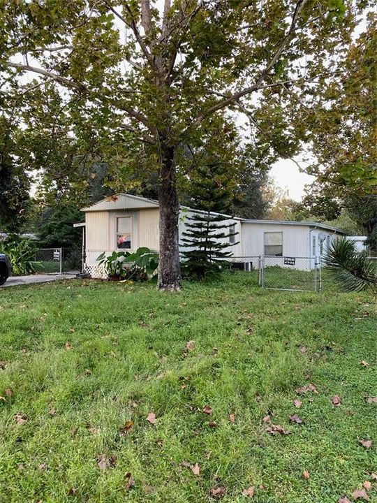 Recently Sold: $65,000 (2 beds, 1 baths, 1404 Square Feet)