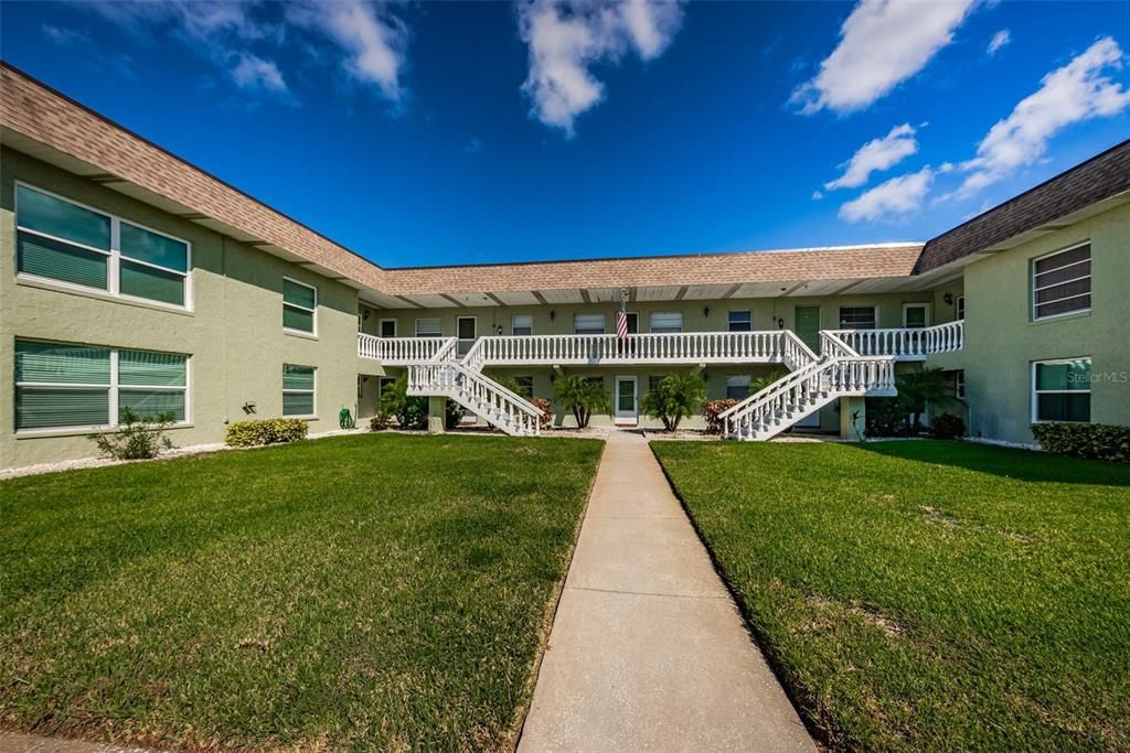 Recently Sold: $129,900 (2 beds, 2 baths, 871 Square Feet)