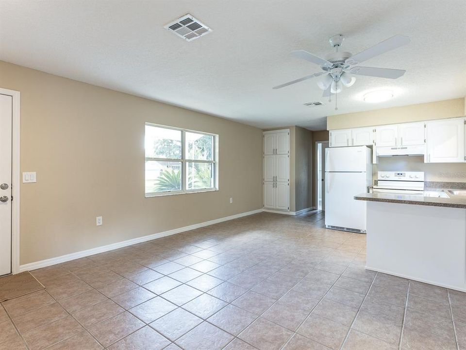 Recently Sold: $165,000 (2 beds, 2 baths, 973 Square Feet)