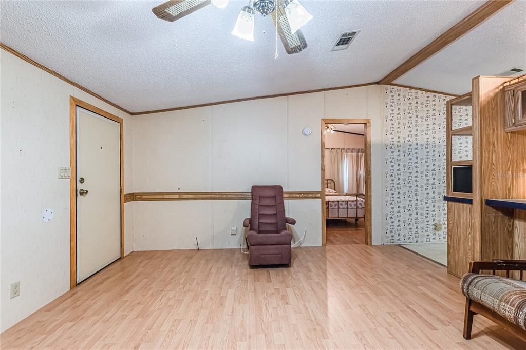 Recently Sold: $120,000 (3 beds, 2 baths, 1280 Square Feet)
