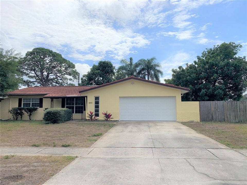 Recently Sold: $399,900 (3 beds, 2 baths, 2033 Square Feet)