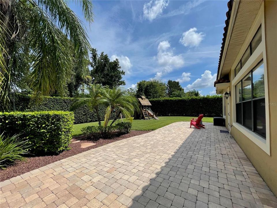 Recently Sold: $1,275,000 (5 beds, 4 baths, 4561 Square Feet)