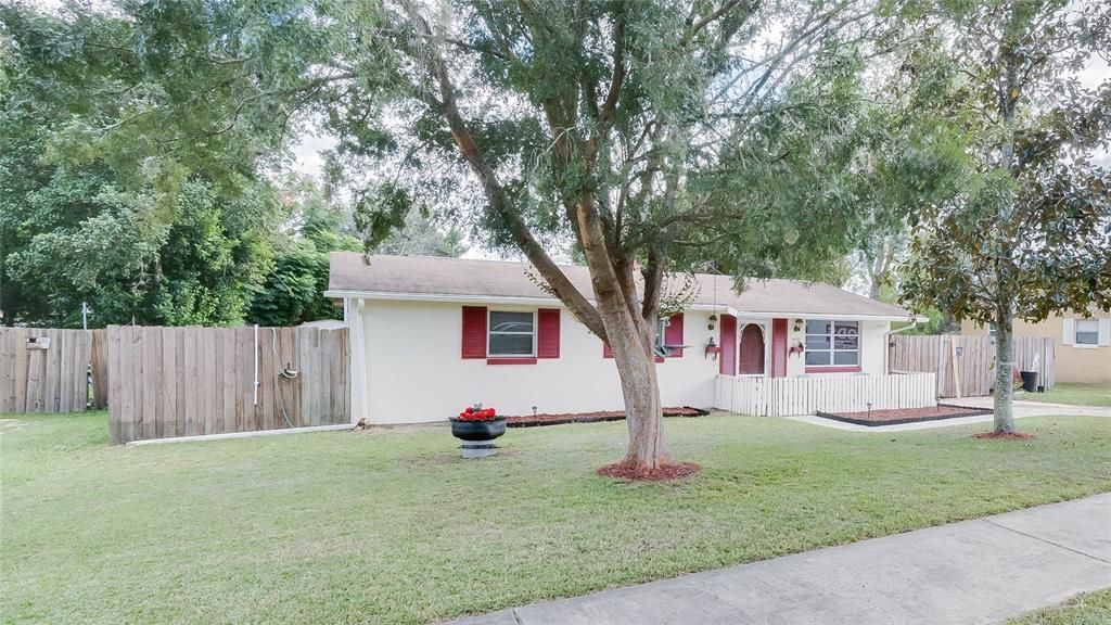 Recently Sold: $134,900 (3 beds, 1 baths, 924 Square Feet)