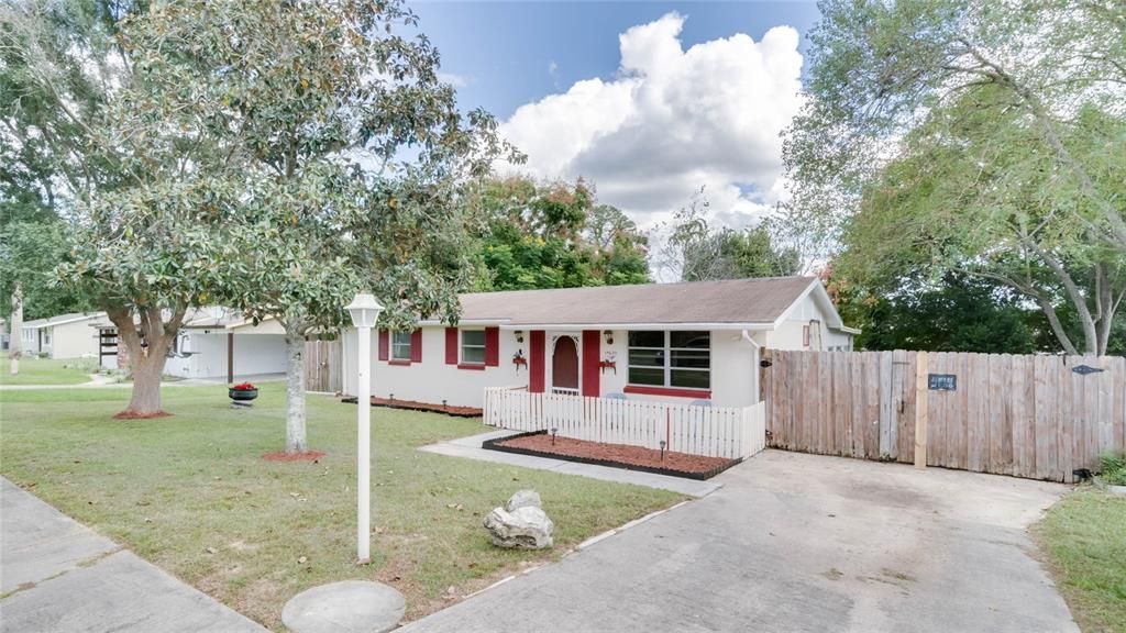 Recently Sold: $134,900 (3 beds, 1 baths, 924 Square Feet)