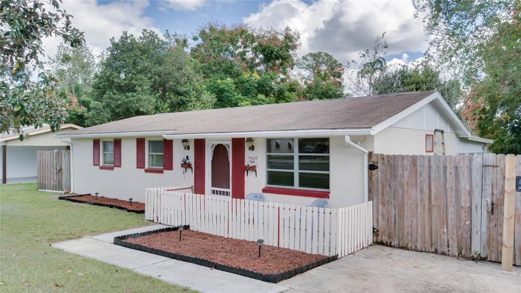 Recently Sold: $134,900 (3 beds, 1 baths, 924 Square Feet)