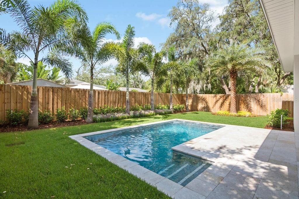 Recently Sold: $1,175,000 (3 beds, 3 baths, 2426 Square Feet)