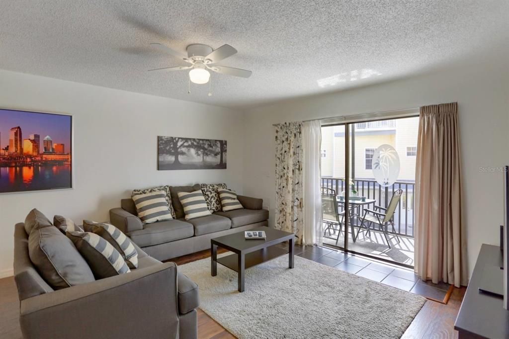 Recently Sold: $515,000 (2 beds, 2 baths, 1080 Square Feet)