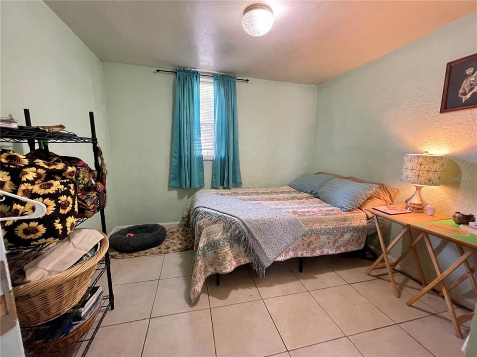 Recently Sold: $145,000 (2 beds, 1 baths, 1196 Square Feet)