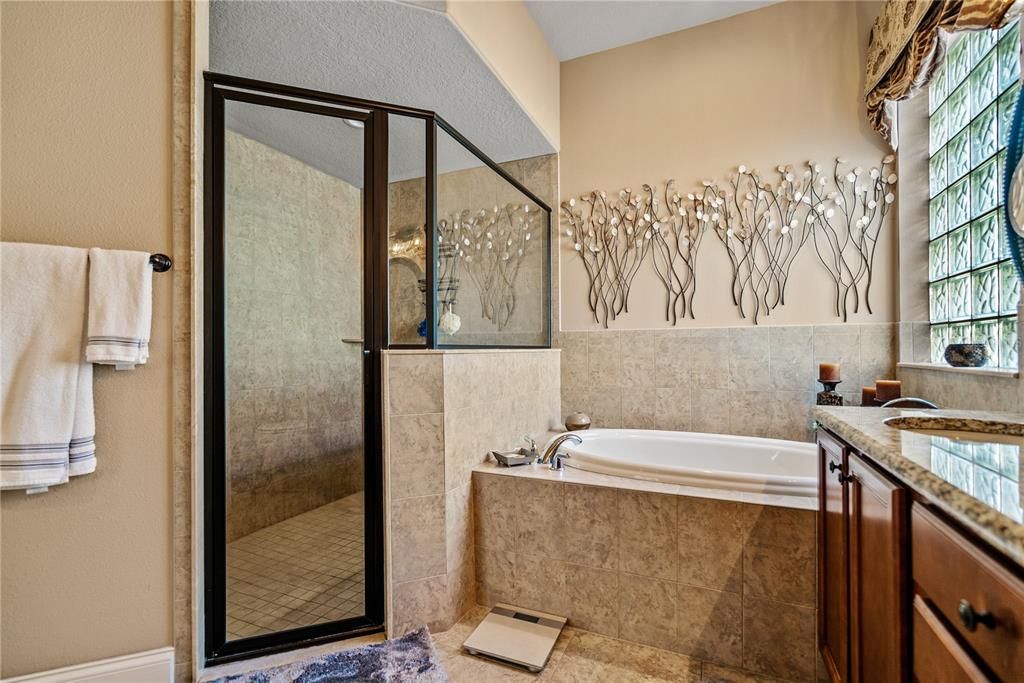 最近售出: $435,000 (3 贝兹, 2 浴室, 2180 平方英尺)