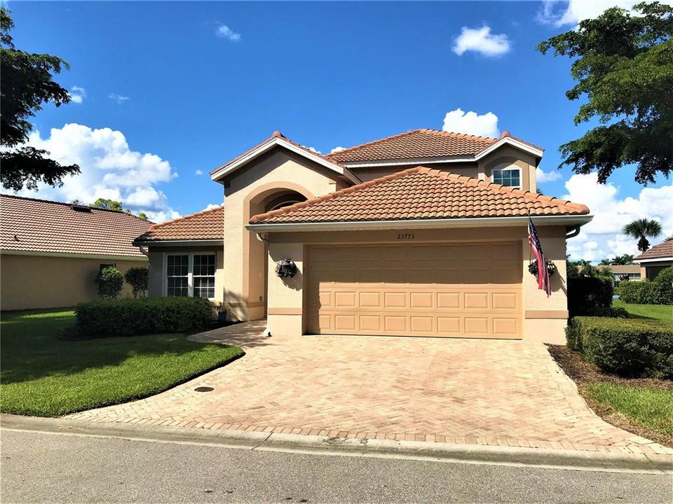 Recently Sold: $649,000 (3 beds, 3 baths, 2087 Square Feet)