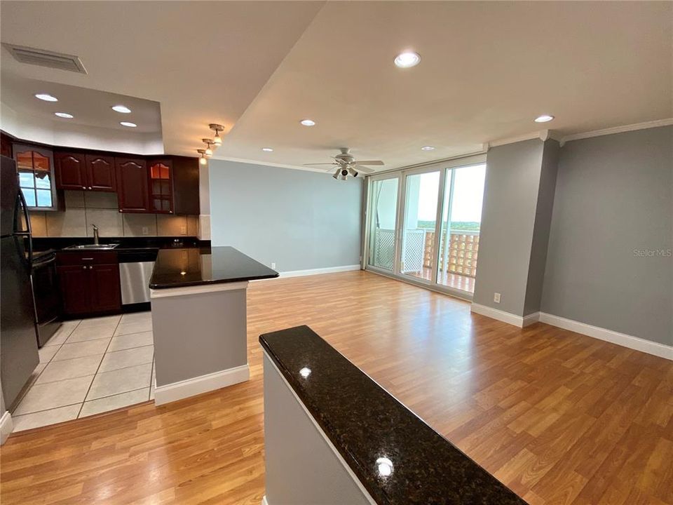 Recently Rented: $2,000 (1 beds, 1 baths, 618 Square Feet)