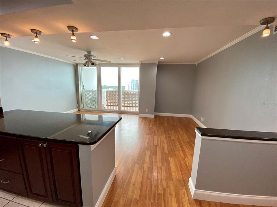 Recently Rented: $2,000 (1 beds, 1 baths, 618 Square Feet)