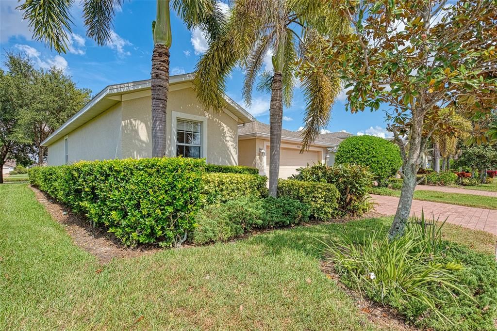 Recently Sold: $425,000 (3 beds, 2 baths, 1551 Square Feet)