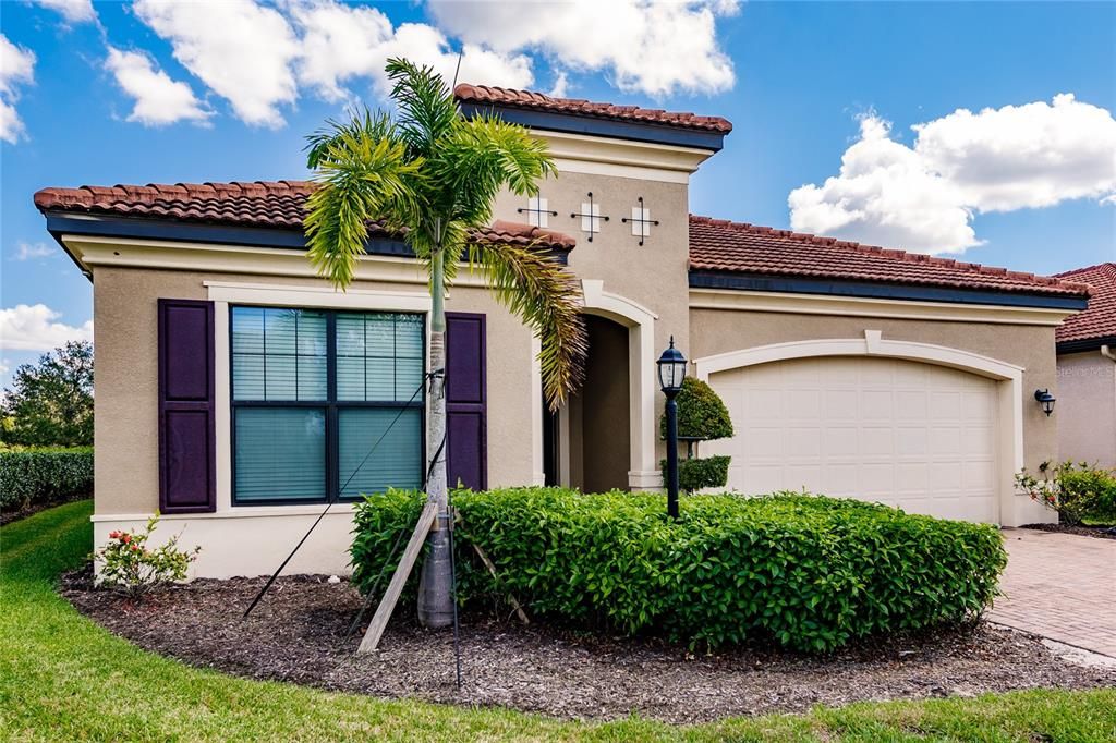 Recently Sold: $689,000 (3 beds, 3 baths, 2399 Square Feet)