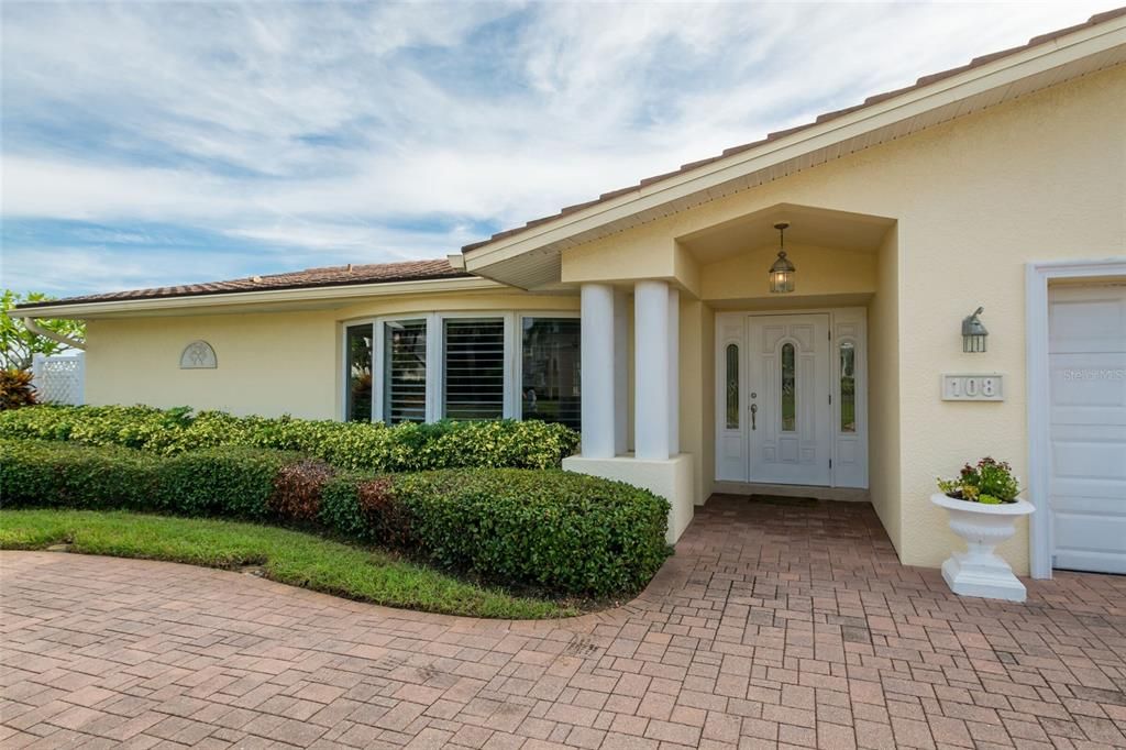 Recently Sold: $1,800,000 (4 beds, 3 baths, 2268 Square Feet)