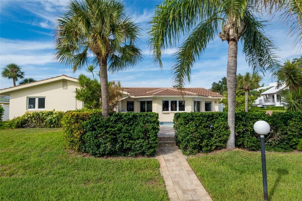 Recently Sold: $1,800,000 (4 beds, 3 baths, 2268 Square Feet)