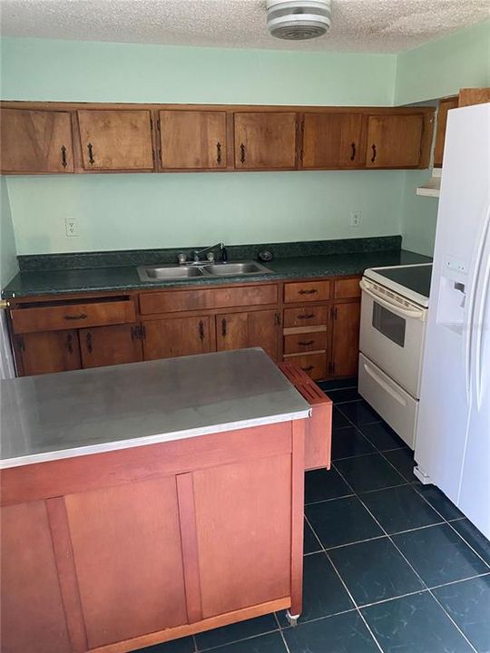 Recently Sold: $145,000 (3 beds, 1 baths, 1192 Square Feet)