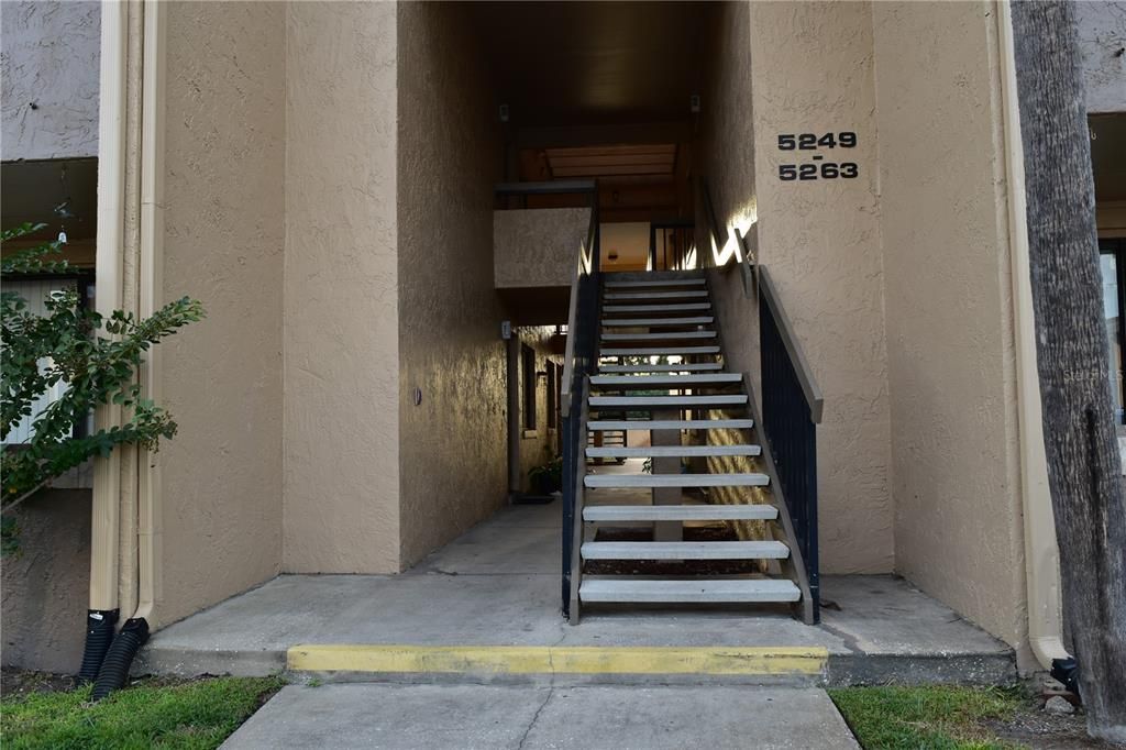 Vendido Recientemente: $174,900 (2 camas, 2 baños, 1048 Pies cuadrados)