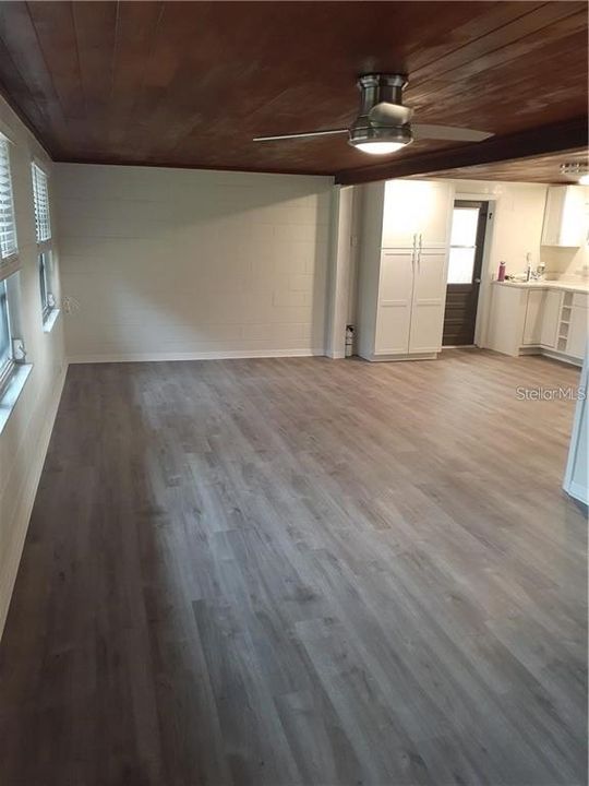 Recently Rented: $2,000 (2 beds, 1 baths, 966 Square Feet)