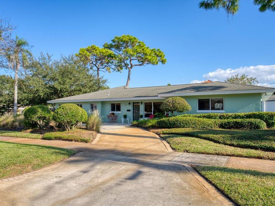 Welcome Home to 215 Pensacola Road in the Heart of Belleair!!
