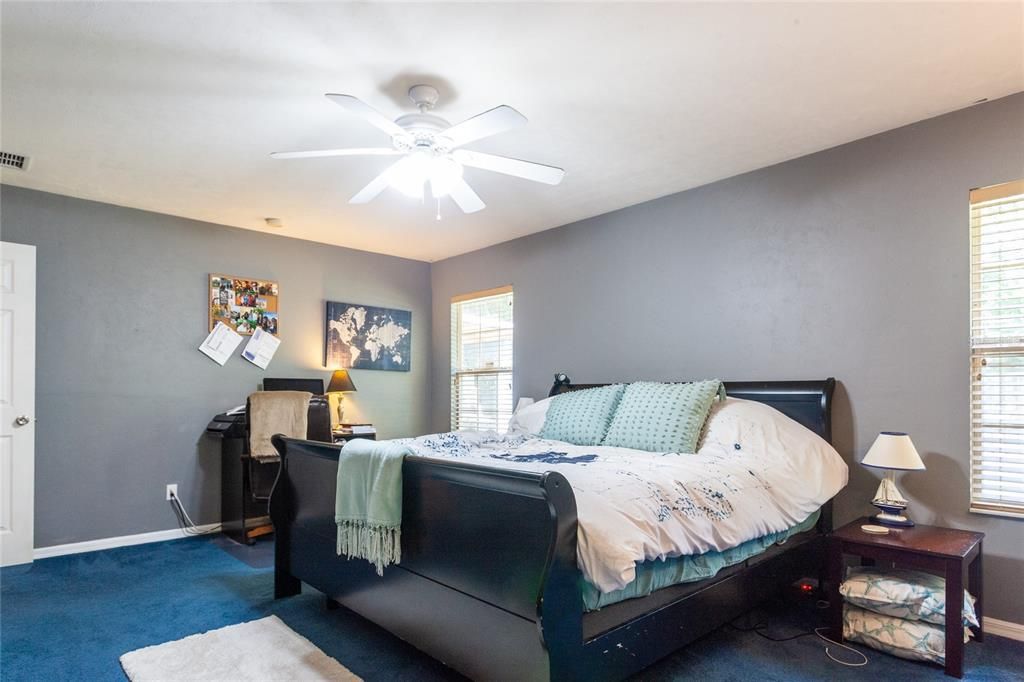 Recently Sold: $285,000 (3 beds, 2 baths, 1866 Square Feet)