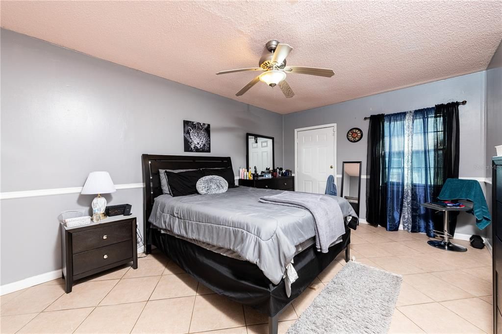 Recently Sold: $180,000 (3 beds, 1 baths, 1272 Square Feet)