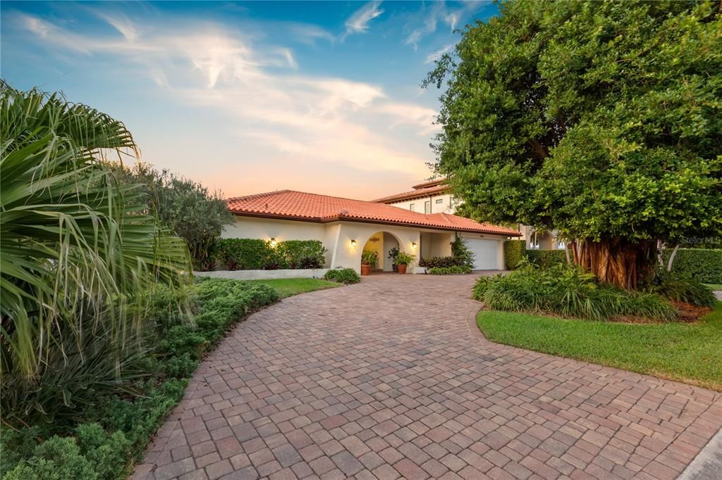 Recently Sold: $2,175,000 (4 beds, 3 baths, 2941 Square Feet)