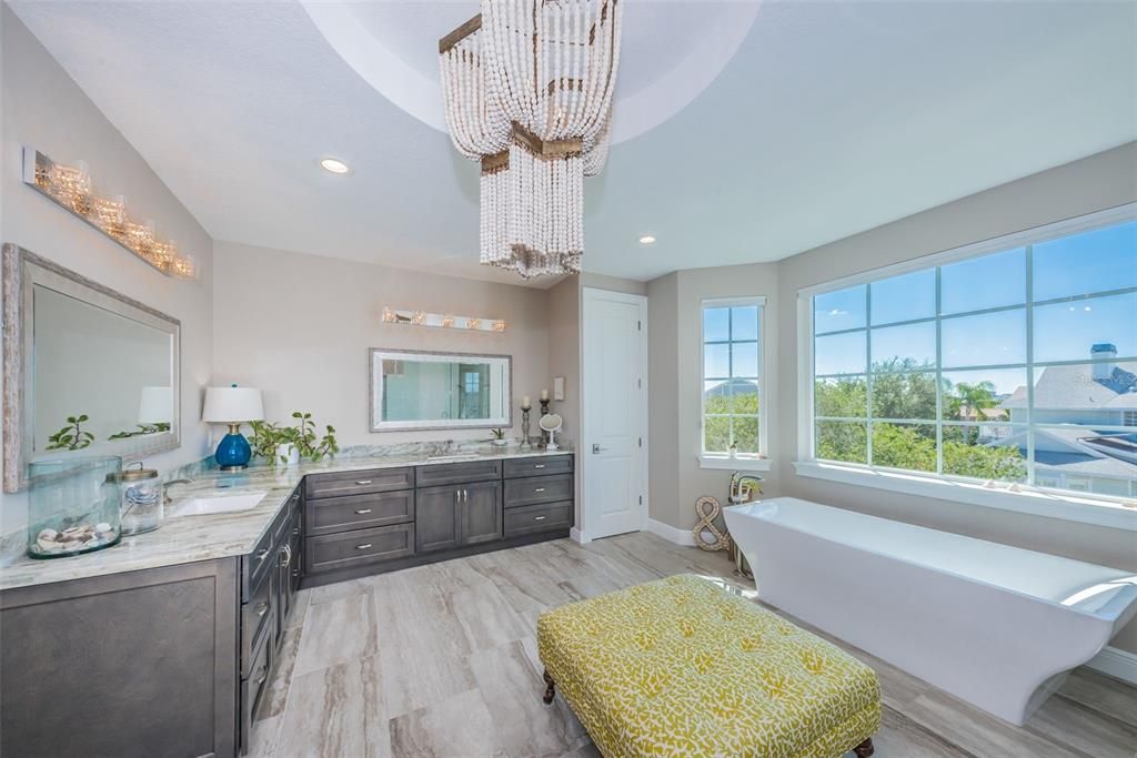 Recently Sold: $4,995,000 (4 beds, 4 baths, 5253 Square Feet)