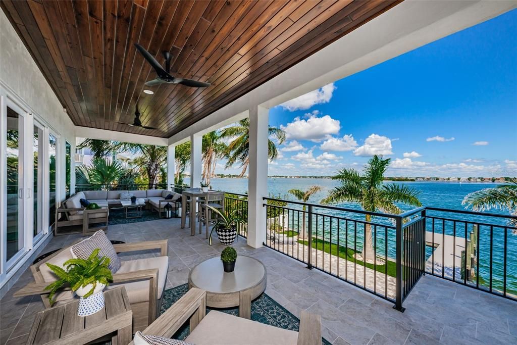 Recently Sold: $4,995,000 (4 beds, 4 baths, 5253 Square Feet)