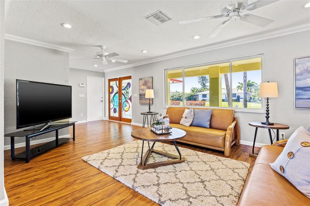 Recently Sold: $1,495,000 (3 beds, 2 baths, 2360 Square Feet)