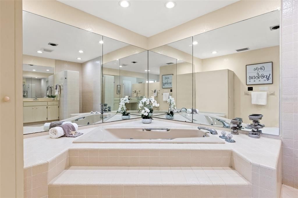 Недавно продано: $1,495,000 (3 спален, 2 ванн, 2360 Квадратных фут)
