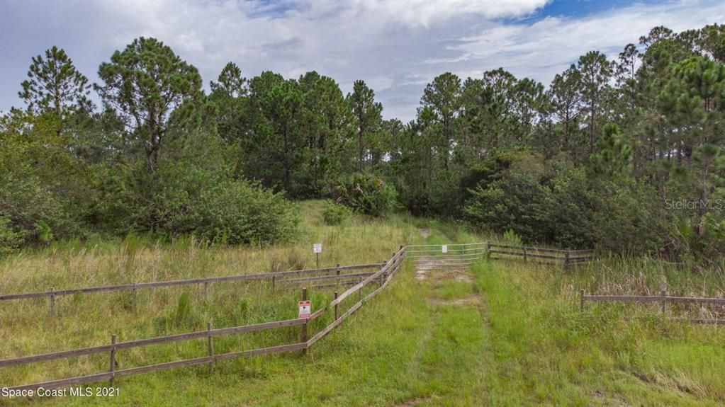 Vendido Recientemente: $360,000 (14.62 acres)