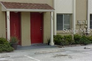 Recently Rented: $1,199 (2 beds, 1 baths, 930 Square Feet)