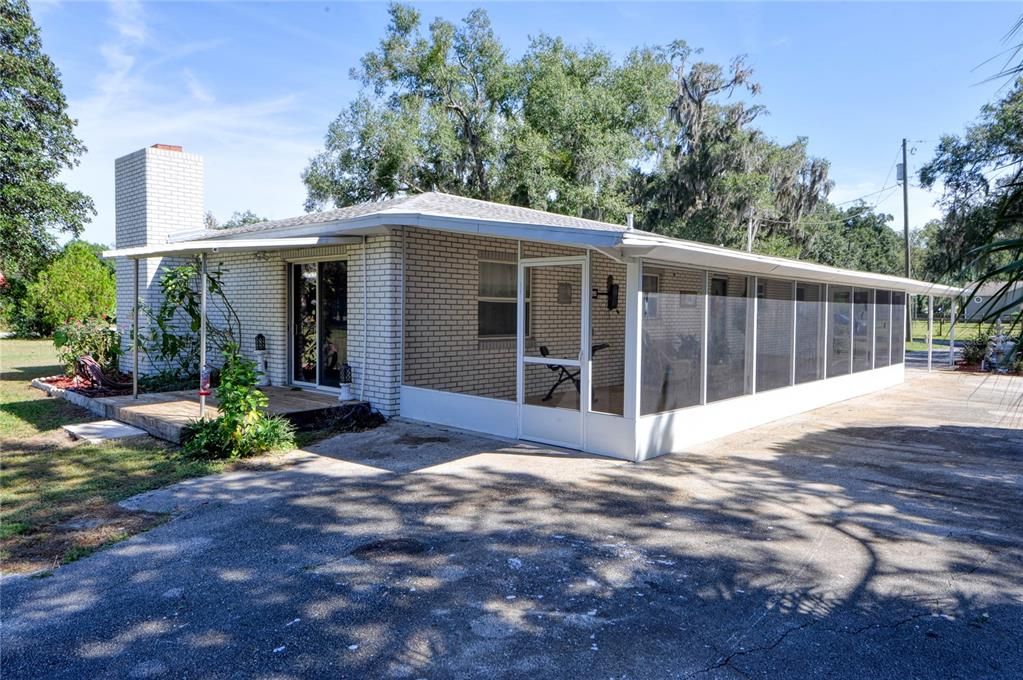Recently Sold: $239,900 (3 beds, 2 baths, 1740 Square Feet)