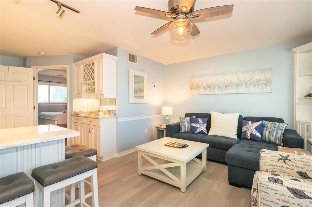 Recently Sold: $570,000 (1 beds, 1 baths, 450 Square Feet)