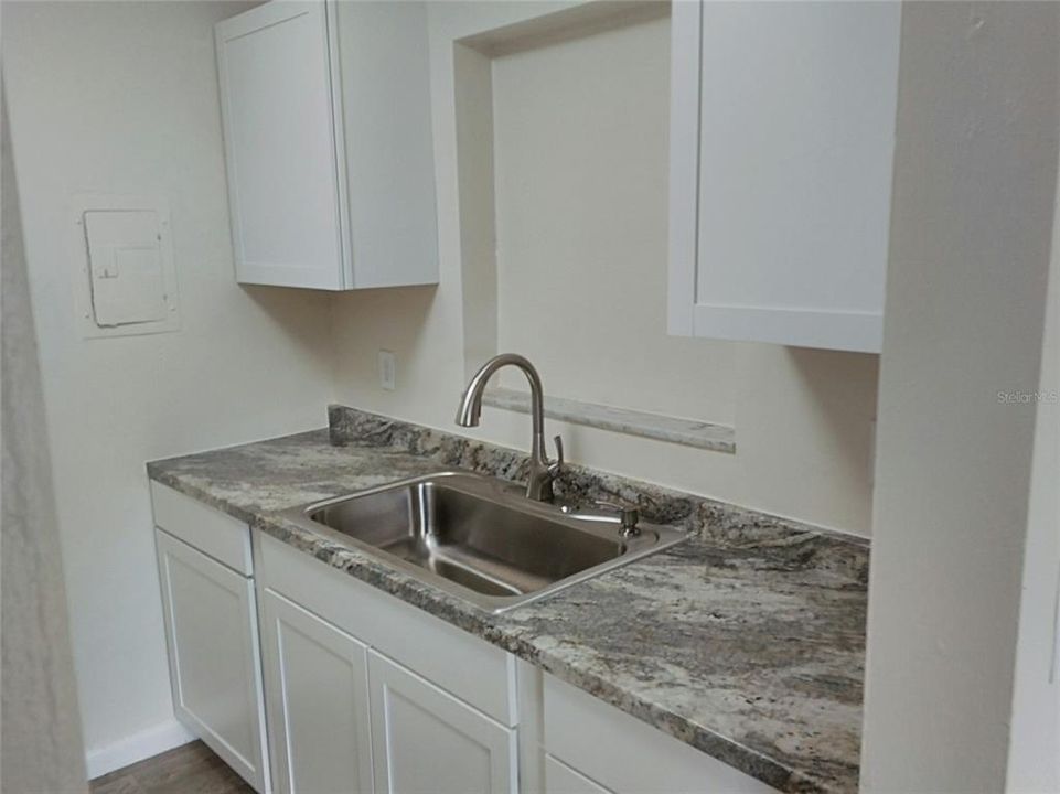 Recently Rented: $1,050 (2 beds, 1 baths, 850 Square Feet)