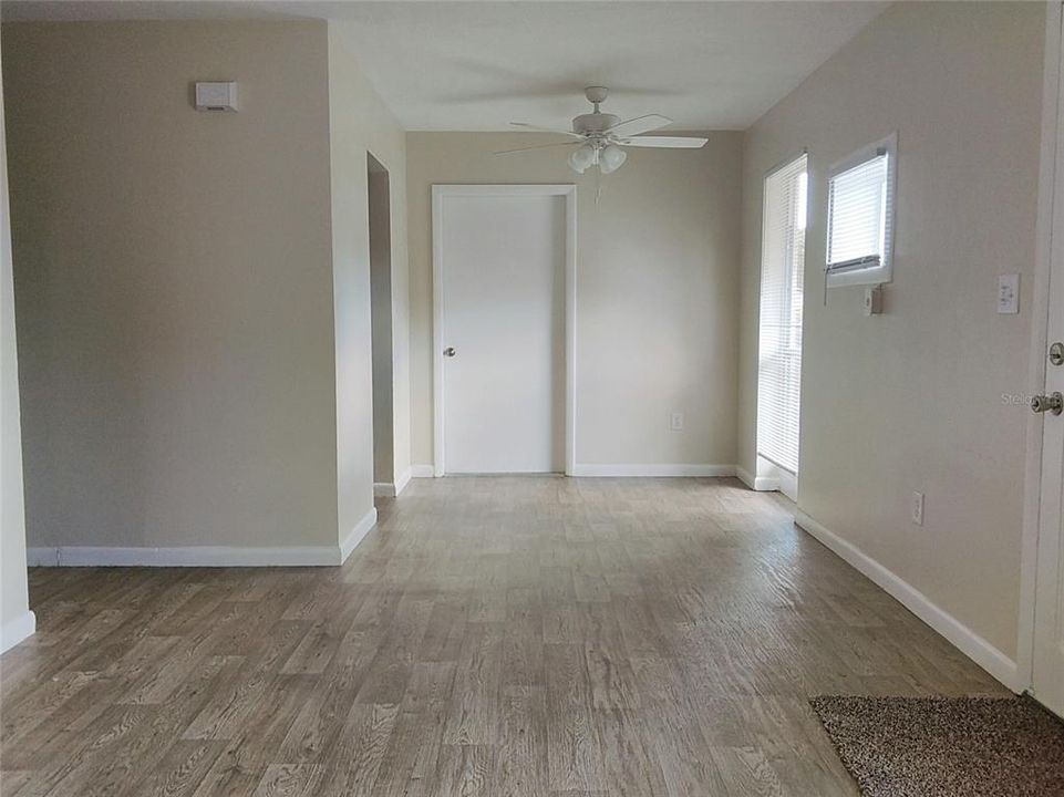 Recently Rented: $1,050 (2 beds, 1 baths, 850 Square Feet)