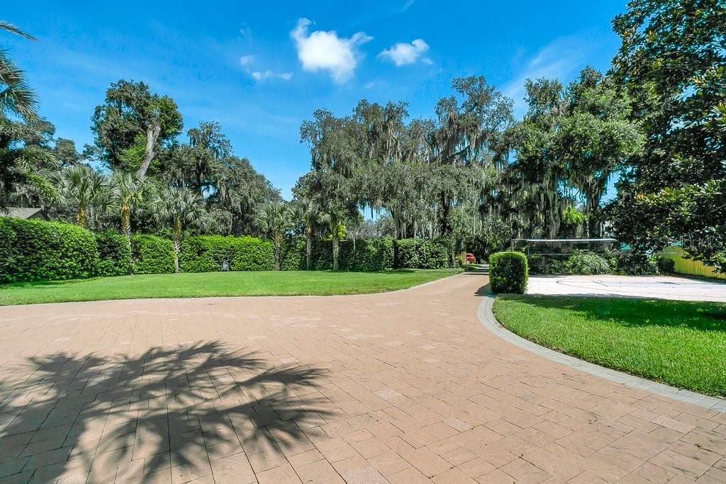 Recently Sold: $1,390,000 (4 beds, 4 baths, 3181 Square Feet)