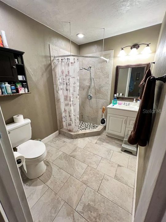 最近租的: $2,250 (5 贝兹, 3 浴室, 2120 平方英尺)