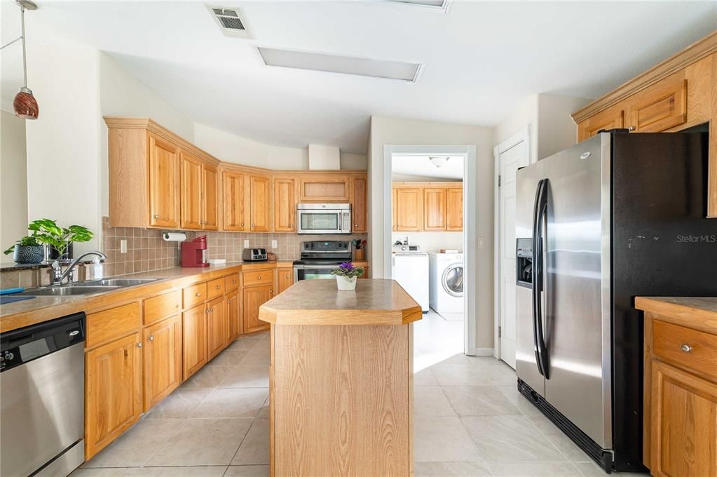 Recently Sold: $410,000 (3 beds, 2 baths, 1705 Square Feet)