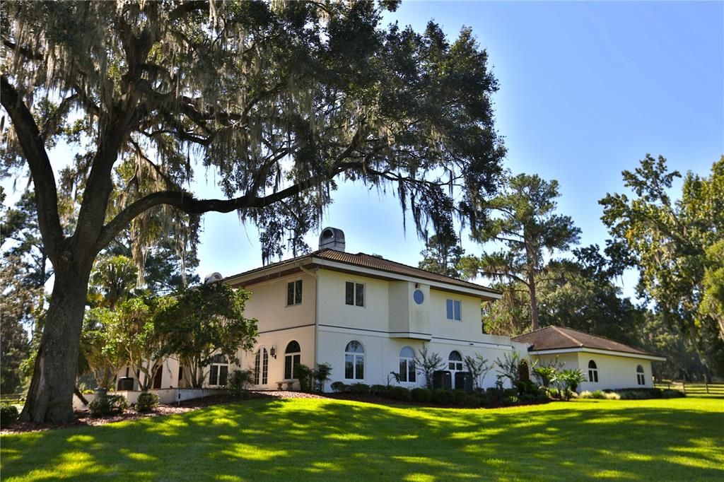 Recently Sold: $2,475,000 (5 beds, 4 baths, 5600 Square Feet)