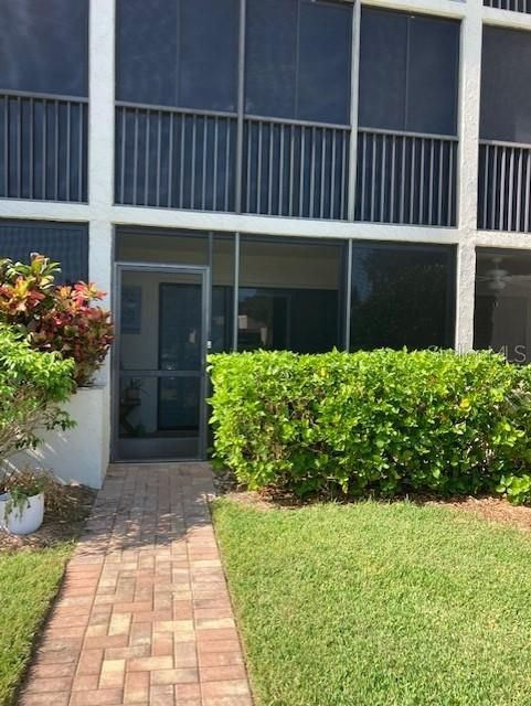 Your own private entrance!