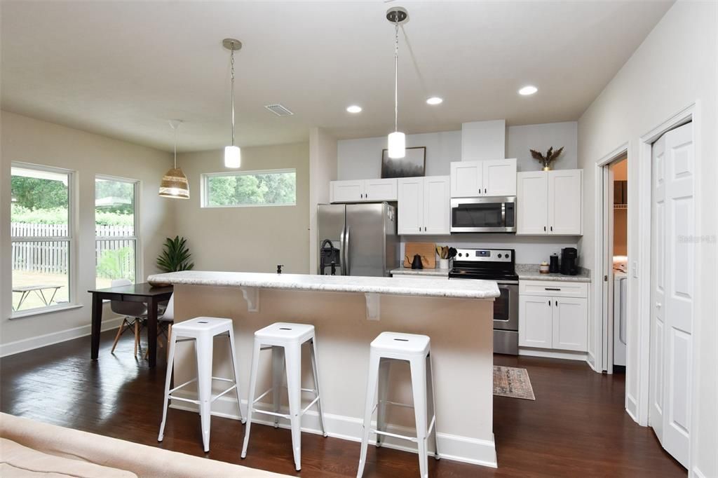 Recently Sold: $240,000 (3 beds, 2 baths, 1397 Square Feet)