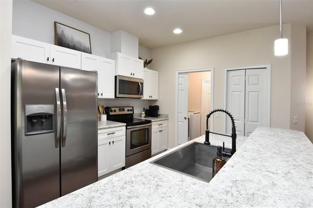 Recently Sold: $240,000 (3 beds, 2 baths, 1397 Square Feet)