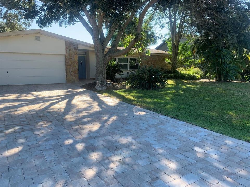 Recently Sold: $599,000 (4 beds, 3 baths, 2703 Square Feet)