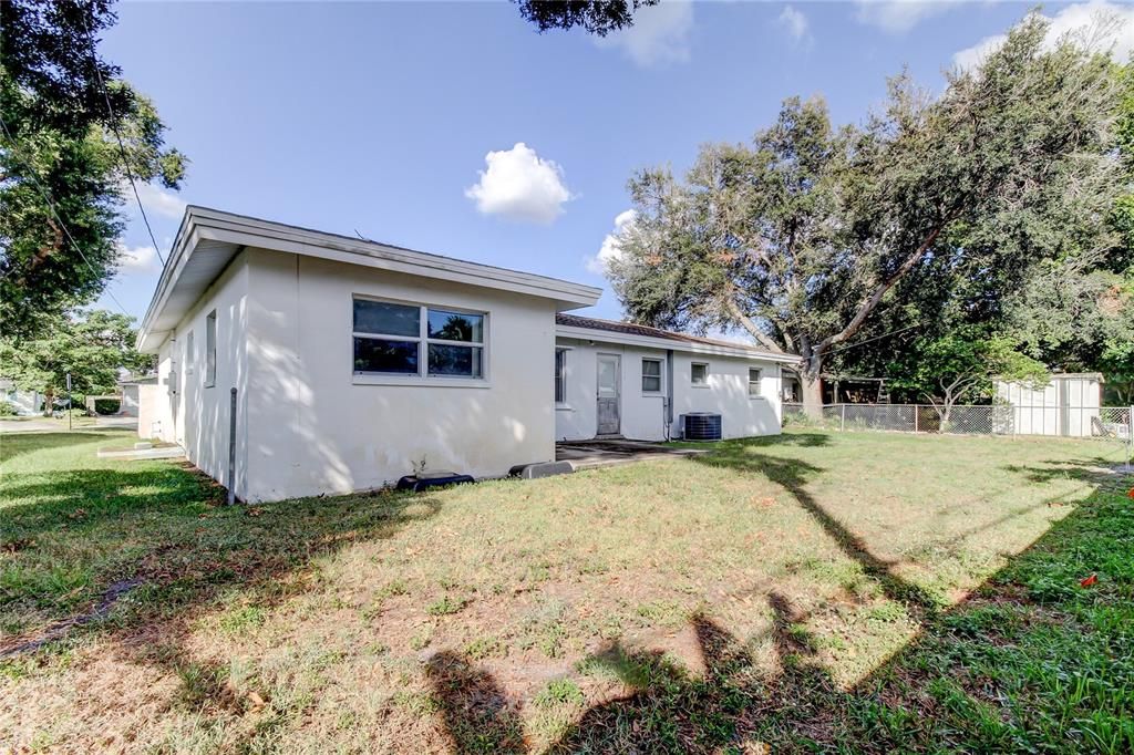 Recently Sold: $230,000 (3 beds, 2 baths, 1233 Square Feet)