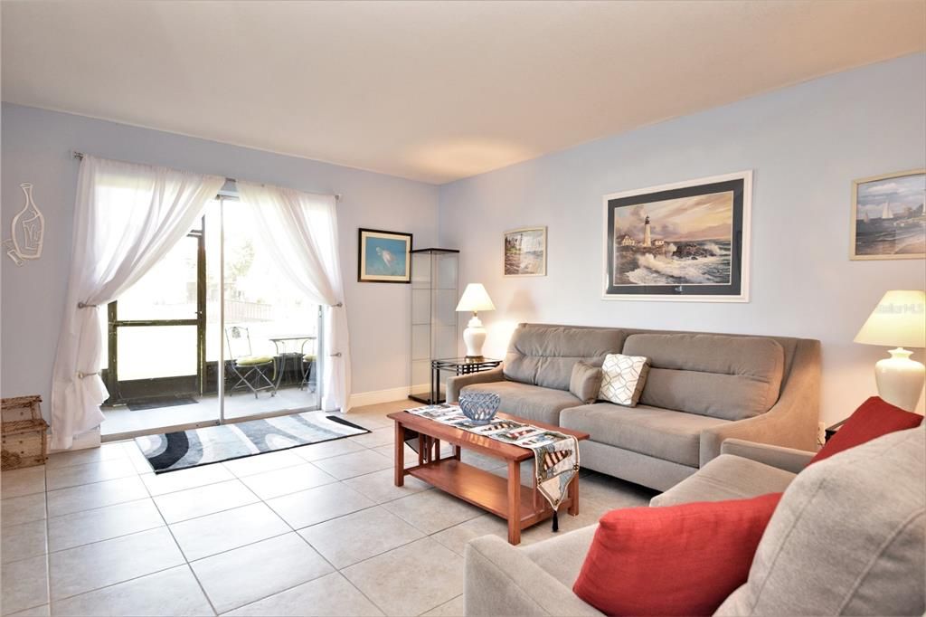 Recently Sold: $215,000 (2 beds, 2 baths, 1030 Square Feet)