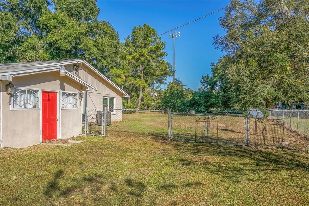 Vendido Recientemente: $225,000 (4 camas, 2 baños, 1948 Pies cuadrados)