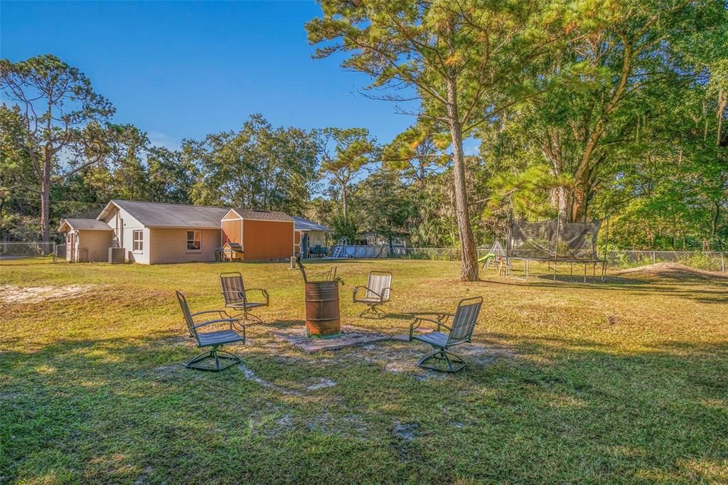 Vendido Recientemente: $225,000 (4 camas, 2 baños, 1948 Pies cuadrados)